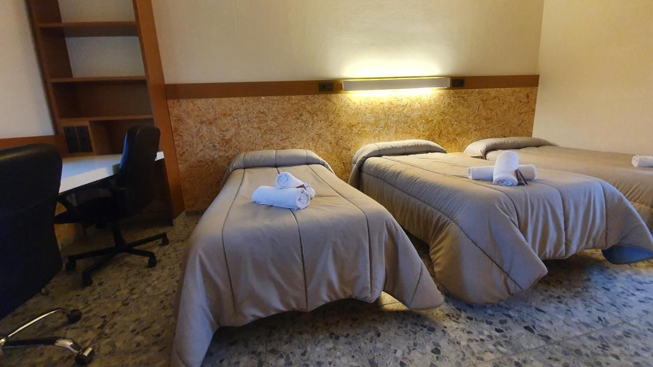Albergue Peregrinos San Francisco De Asis León Dış mekan fotoğraf